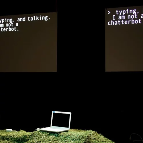 Ρομπότ-συνομιλητές, ακροβάτες και «απλώς άνθρωποι» στο SNF Nostos 